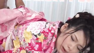 Japanese woman, Ako Nishino had a foursome, uncensored