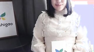 Ryo Izumi takes off her dress and reveals a chubby figure 2