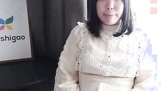Ryo Izumi takes off her dress and reveals a chubby figure 2
