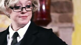 Milf roleplays and facesits her teen fan