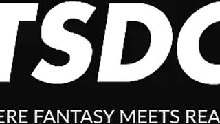 AGirlKnows - Amirah & Sarah Enjoy Each Other's beauty Company