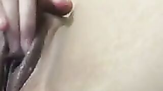Hot Teen fucking her tight wet pussy on webcam
