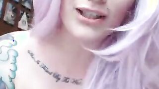 Naughty Babe fucks her wet pussy with a dildo