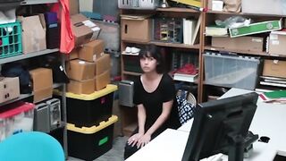 beauty Thief makes a Deal with the Security Officer