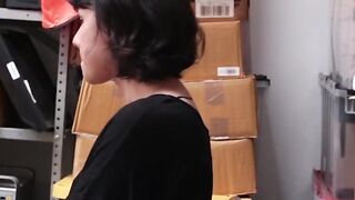 beauty Thief makes a Deal with the Security Officer