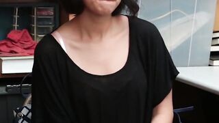 beauty Thief makes a Deal with the Security Officer