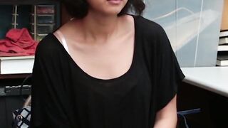 beauty Thief makes a Deal with the Security Officer