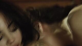 Lesbian couples worships their pussies