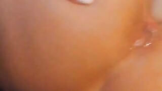 Lovely Chick dildoes her wet pussy