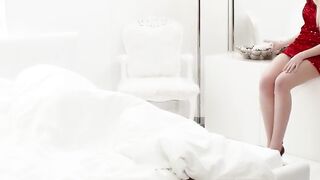 WHITE BOXXX - Lilly & Christian In Rough Morning Wake