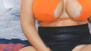 Nice Tits Babe Digging Her Hole With Her Toys