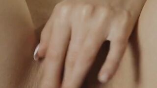Bae dark haired fucks her tight Bae vagina with a wine