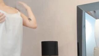 Sexy Babe Solo Clit Stimulation With Her Toy