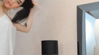 Sexy Babe Solo Clit Stimulation With Her Toy