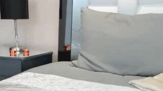 Sexy Babe Solo Clit Stimulation With Her Toy