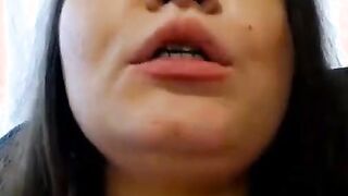 Horny Babe fingering and masturbating upclose