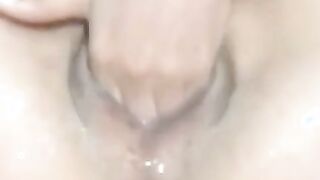 Close Up squirting and fingering with Lush