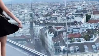 PUBLIC RISKY SEX SHOWING PUSSY IN THE TR