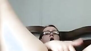 Nerdy Babe fingering her wet pussy