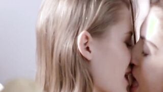 LETSDOEIT - Sabrisse, Zazie & Tiffany Trio Lesbian Breakfast