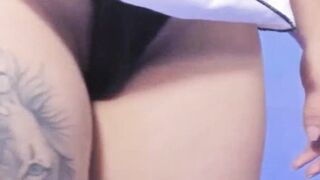 Twerking And Dildo Sucking Till She Cum 2