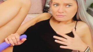 Blonde Naughty Babe Rubbing Her Sweet Pussy