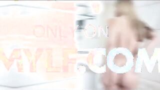 Hottie goddess Wednesday Nyte Bounces Her Tattoed Butt On bf