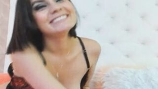 Horny Babe Fingering Her Tight Wet Pussy