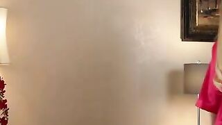 Aiden Ashley has agreed to be the performer for Aubree Valentine's painting. Aubree is just