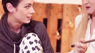LOS CONSOLADORES Goddess Sicilia & Arwen Gold Into Crazy Cutie
