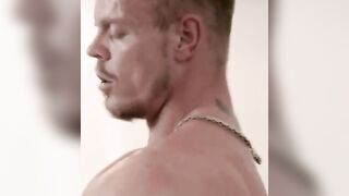 Deutsche reife Blondine mit dicken titten bei strokes gefickt