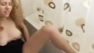 watching my stepsister cum on the toilet