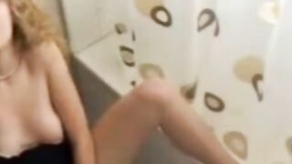 watching my stepsister cum on the toilet