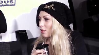 BUMS BUS - Long Booty Hot Mia Blow Takes It