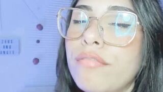 Nerd Babe Loves To Do Deepthroat Cock