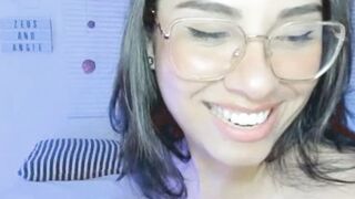 Nerd Babe Loves To Do Deepthroat Cock