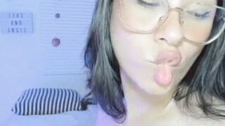 Nerd Babe Loves To Do Deepthroat Cock