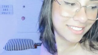 Nerd Babe Loves To Do Deepthroat Cock
