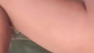 Finger that Cunt right