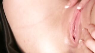 Fit gigantic-butt red fellatio masturbates in the mirror