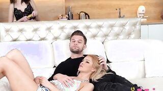 sexy 3 way rimjob with Cherry Kiss and Isabell De Laa