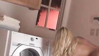 Jana Jordan Masturbates On The Washing Machine