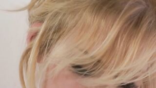 Bae natural-tit blonde 19 yo plays with her vibrator in the bath