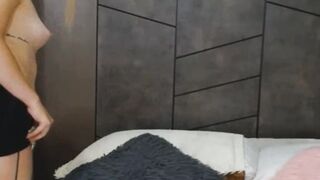 This Babe Loves To Fuck A Big Dildo