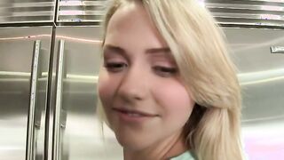 Blonde beauty with a incredible sexy ass shows off her flexiblity