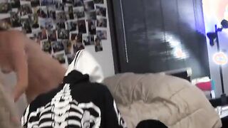 Skinny Beauty college chicks video a three-way in their dorm
