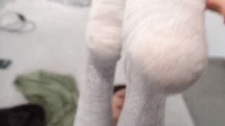I peeped how my hot neighbor train and cummed in her fat pussy