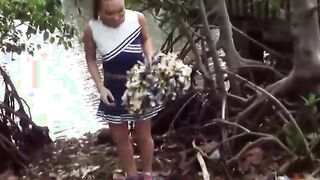 Mofos - goddess cheerleader sucks big cock