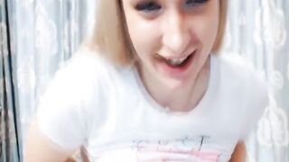 Beauty Bombshell Women Having Fun Her Cunt On Cam