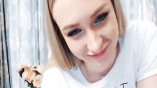 Beauty Bombshell Women Having Fun Her Cunt On Cam
